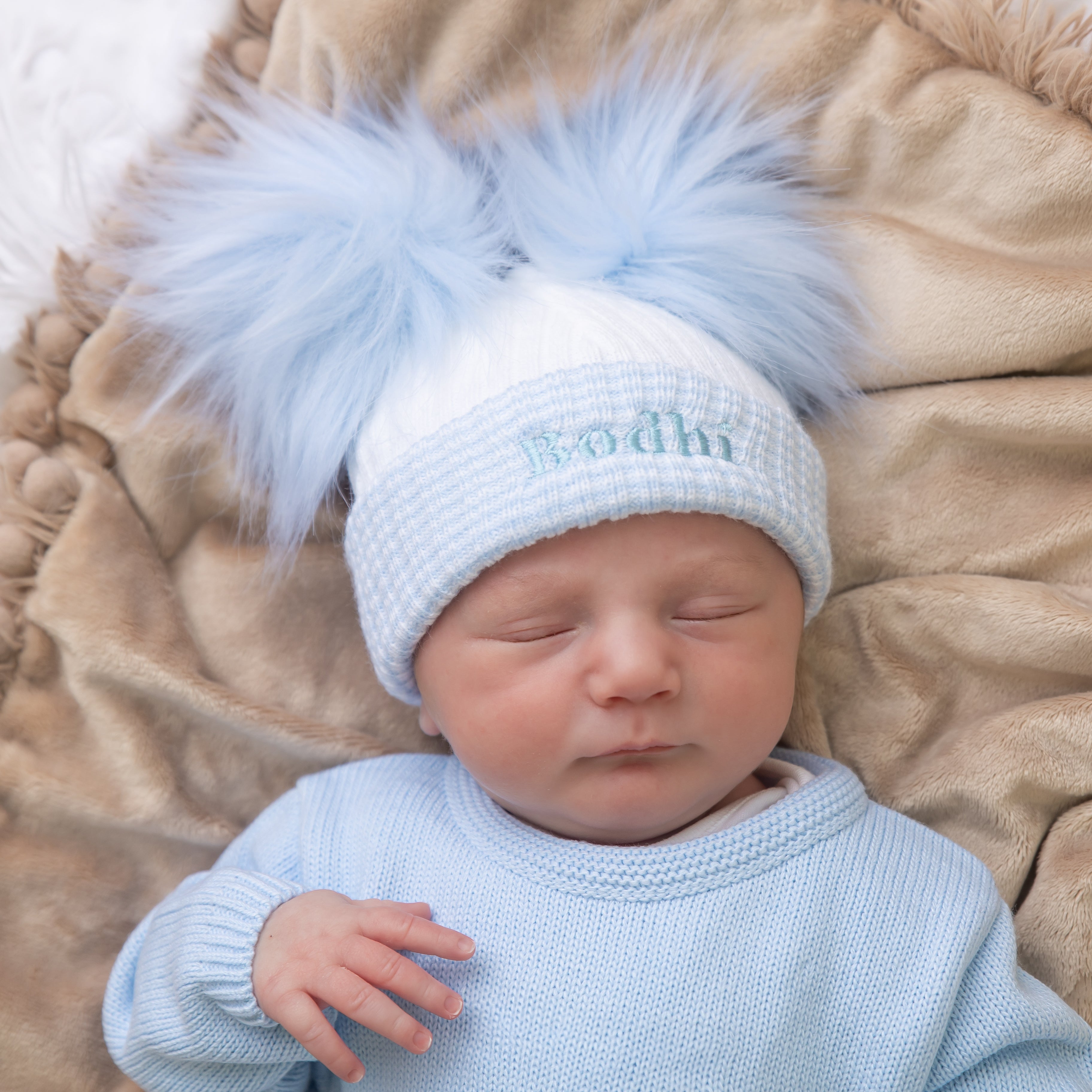 Millie & Ralph White and Blue Ribbed Fur Double Pom Hat