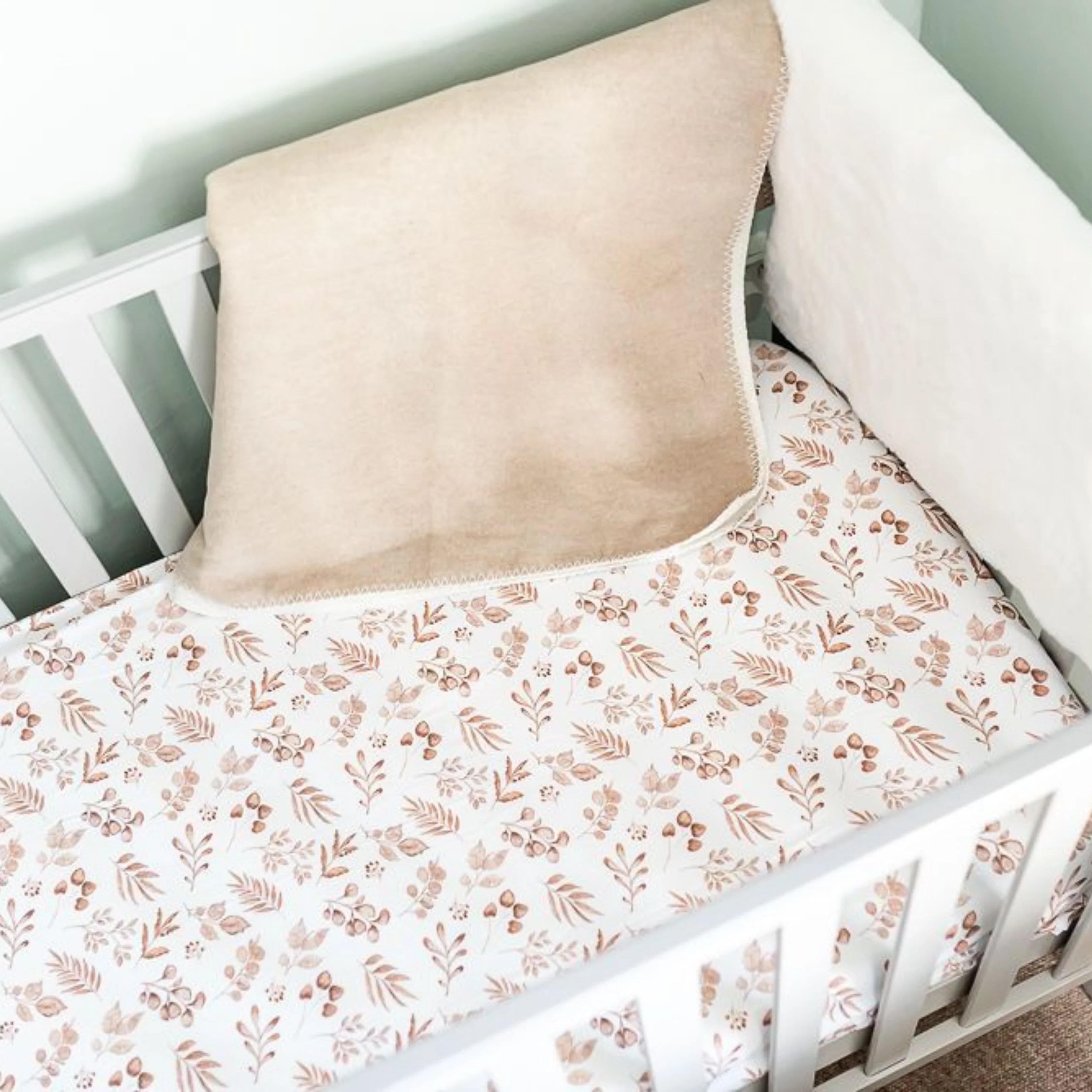 Fitted Cotbed Sheet Lovely Leaves